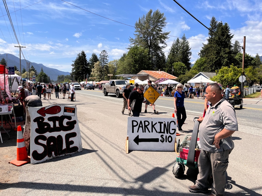 This happy shopper found a Deaf Child Area sign.